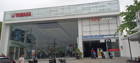 Yamaha Revzone - Des Strong
